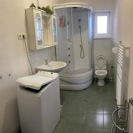 Privatsalatin בית אירוח Ludrova